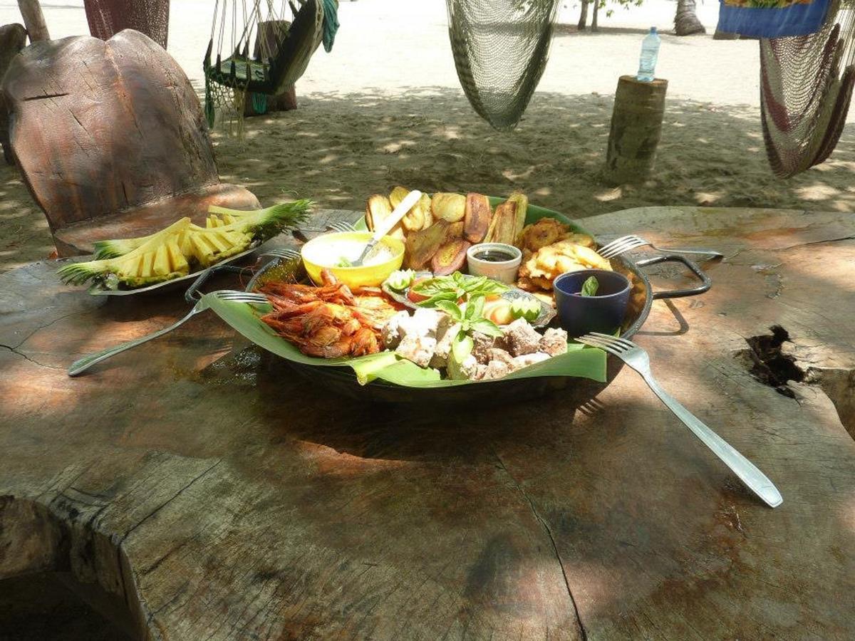 Hostal Pachamama Isla de Canas Екстер'єр фото